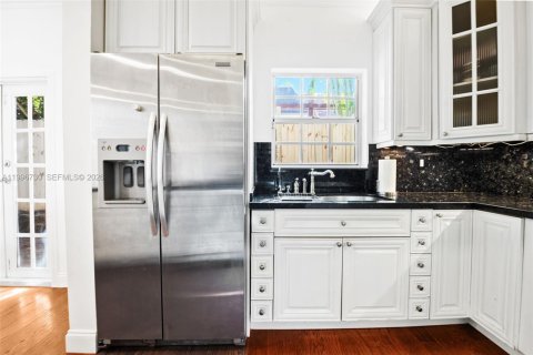 Touwnhouse à vendre à Miami, Floride: 3 chambres, 113.34 m2 № 2059187 - photo 9