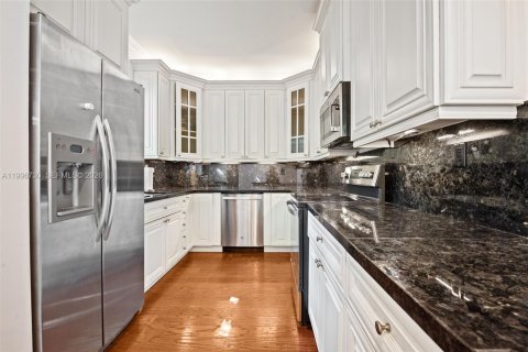 Touwnhouse à vendre à Miami, Floride: 3 chambres, 113.34 m2 № 2059187 - photo 8