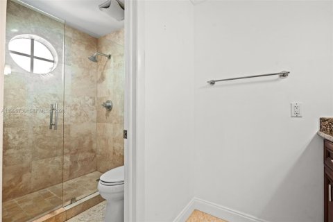 Touwnhouse à vendre à Miami, Floride: 3 chambres, 113.34 m2 № 2059187 - photo 16