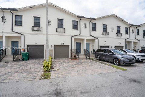 Touwnhouse à louer à Florida City, Floride: 3 chambres, 136.19 m2 № 2257286 - photo 2