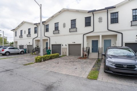 Touwnhouse à louer à Florida City, Floride: 3 chambres, 136.19 m2 № 2257286 - photo 3