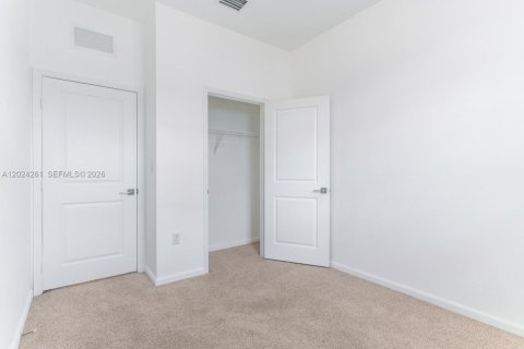 Touwnhouse à louer à Florida City, Floride: 3 chambres, 136.19 m2 № 2257286 - photo 23