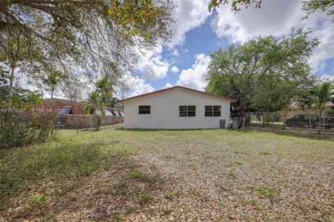 Casa en venta en West Park, Florida, 3 dormitorios, 161.28 m2 № 2043924 - foto 10