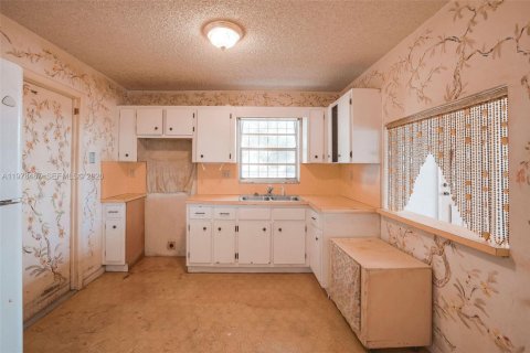 Casa en venta en West Park, Florida, 3 dormitorios, 161.28 m2 № 2043924 - foto 1