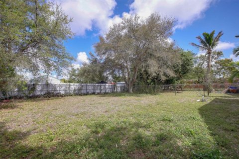 Casa en venta en West Park, Florida, 3 dormitorios, 161.28 m2 № 2043924 - foto 9