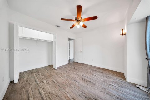 Снять в аренду таунхаус в Майами-Лейкс, Флорида 3 спальни, 123.84м2, № 1986900 - фото 12