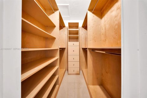 Снять в аренду таунхаус в Майами-Лейкс, Флорида 3 спальни, 123.84м2, № 1986900 - фото 18