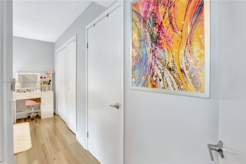 Copropriété à vendre à Miami, Floride: 1 chambre, 74.69 m2 № 1941194 - photo 12