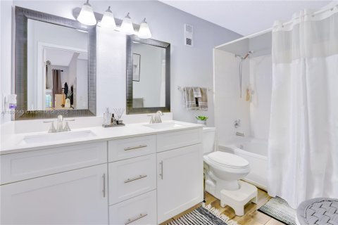 Copropriété à vendre à Miami, Floride: 1 chambre, 74.69 m2 № 1941194 - photo 3