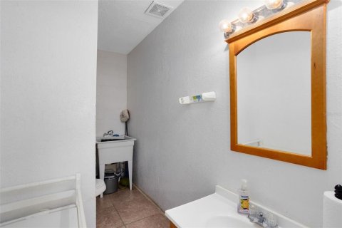 House in Winter Garden, Florida 4 bedrooms, 238.85 sq.m. № 1885675 - photo 15