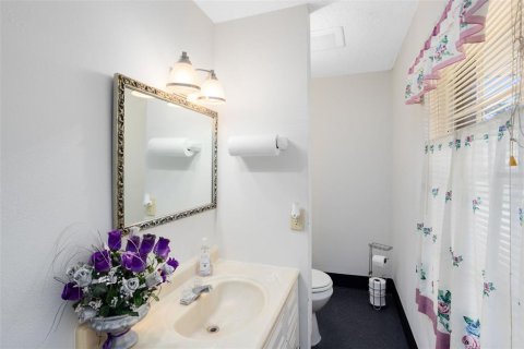 House in Winter Garden, Florida 4 bedrooms, 238.85 sq.m. № 1885675 - photo 11