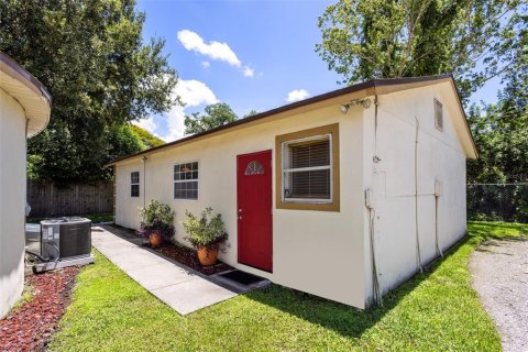 House in Winter Garden, Florida 4 bedrooms, 238.85 sq.m. № 1885675 - photo 2