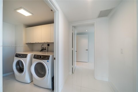 Copropriété à louer à Sunny Isles Beach, Floride: 3 chambres, 175.77 m2 № 1888192 - photo 23