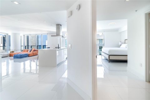 Copropriété à louer à Sunny Isles Beach, Floride: 3 chambres, 175.77 m2 № 1888192 - photo 12