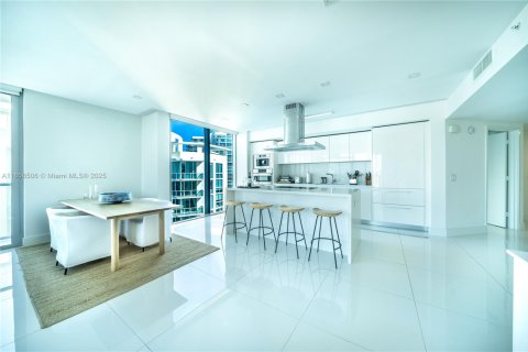 Copropriété à louer à Sunny Isles Beach, Floride: 3 chambres, 175.77 m2 № 1888192 - photo 4