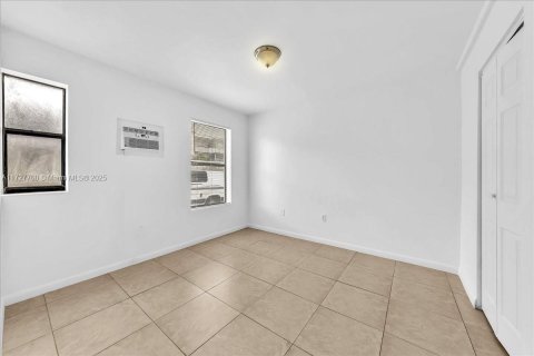 Apartamento en alquiler en Miami, Florida, 1 dormitorio № 1940697 - foto 7