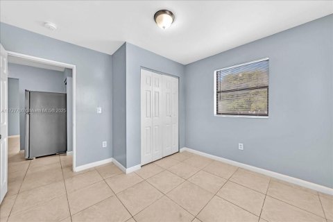 Apartamento en alquiler en Miami, Florida, 1 dormitorio № 1940697 - foto 20