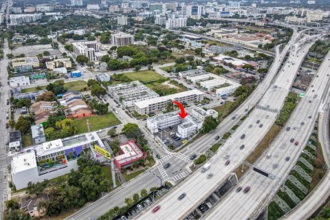 Apartamento en alquiler en Miami, Florida, 1 dormitorio № 1940697 - foto 12