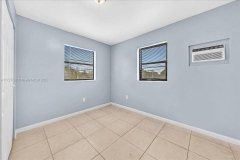 Apartamento en alquiler en Miami, Florida, 1 dormitorio № 1940697 - foto 19