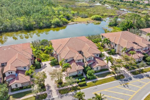 Condominio en West Palm Beach, Florida, 3 dormitorios № 2088208