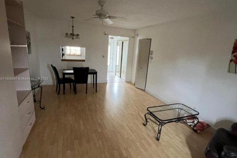 Condo in Lauderhill, Florida № 1964728 - photo 14