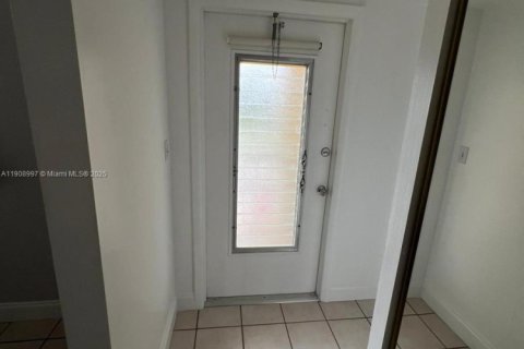 Condo in Lauderhill, Florida № 1964728 - photo 16