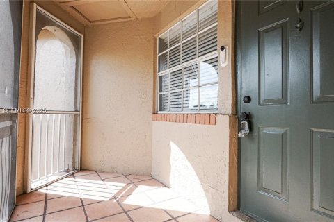 Copropriété à louer à Pembroke Pines, Floride: 2 chambres, 87.79 m2 № 1976812 - photo 11