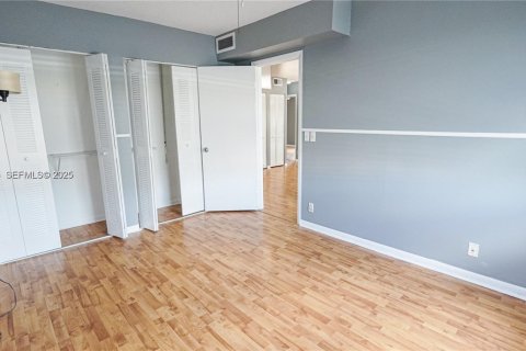 Copropriété à louer à Pembroke Pines, Floride: 2 chambres, 87.79 m2 № 1976812 - photo 5