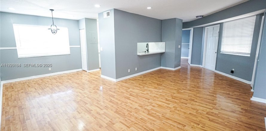 Condo à Pembroke Pines, Floride, 2 chambres  № 1976812