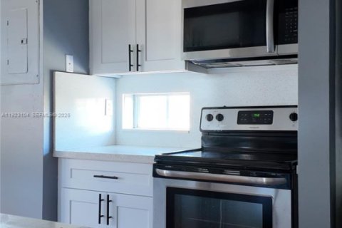 Copropriété à louer à Pembroke Pines, Floride: 2 chambres, 87.79 m2 № 1976812 - photo 19