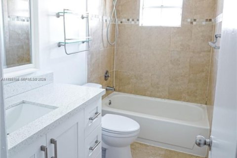 Copropriété à louer à Pembroke Pines, Floride: 2 chambres, 87.79 m2 № 1976812 - photo 6