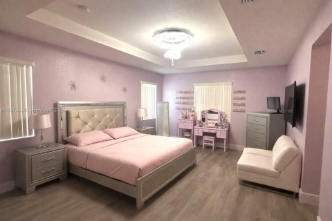 Снять в аренду виллу или дом в Хомстед, Флорида 3 спальни, 200.67м2, № 2051957 - фото 14