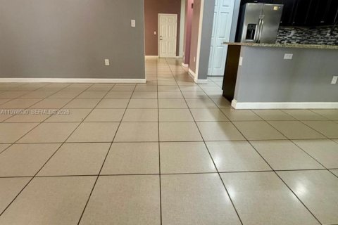 Снять в аренду виллу или дом в Хомстед, Флорида 3 спальни, 200.67м2, № 2051957 - фото 22