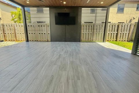 Снять в аренду виллу или дом в Хомстед, Флорида 3 спальни, 200.67м2, № 2051957 - фото 20