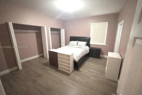 Снять в аренду виллу или дом в Хомстед, Флорида 3 спальни, 200.67м2, № 2051957 - фото 12