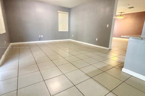 Снять в аренду виллу или дом в Хомстед, Флорида 3 спальни, 200.67м2, № 2051957 - фото 19