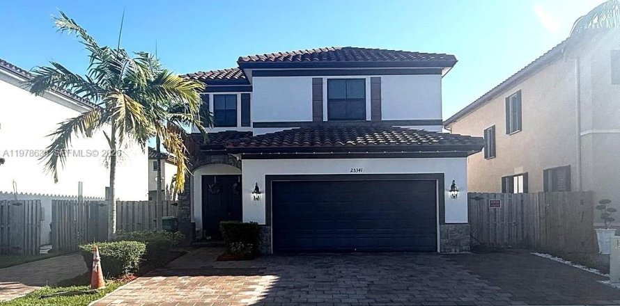 Дом в Хомстед, Флорида 3 спальни, 200.67м2 № 2051957