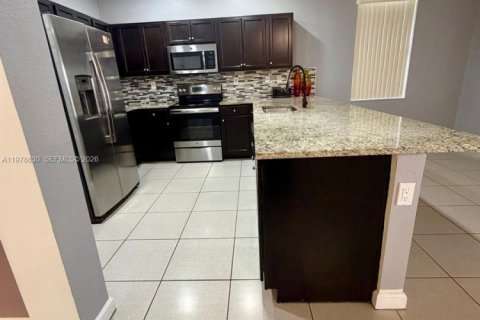 Снять в аренду виллу или дом в Хомстед, Флорида 3 спальни, 200.67м2, № 2051957 - фото 16