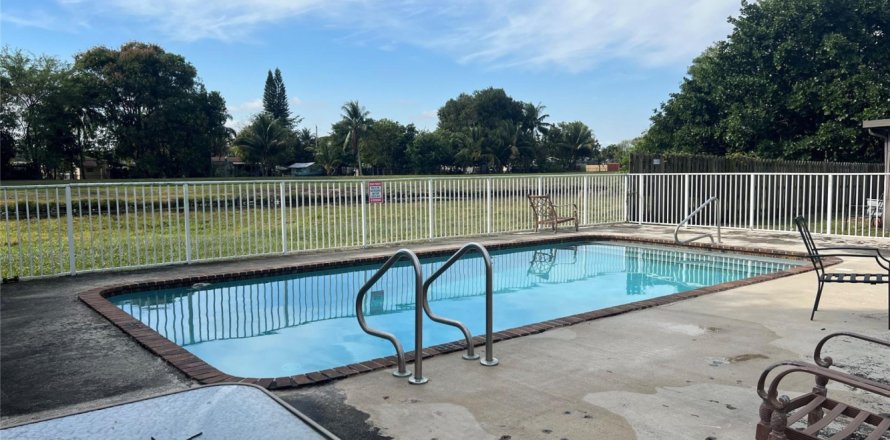 Casa en Margate, Florida 2 dormitorios, 130.06 m2 № 1029512