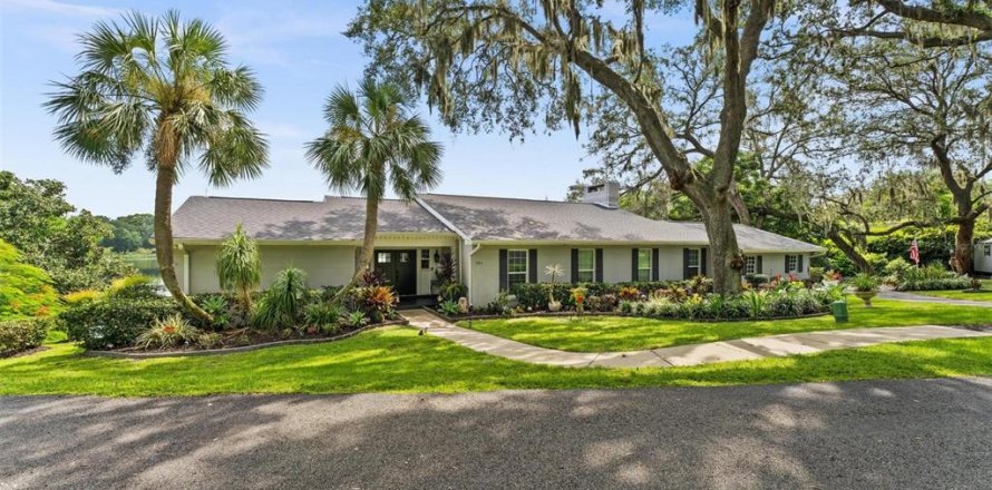 Casa en Eustis, Florida 4 dormitorios, 442.49 m2 № 1839948
