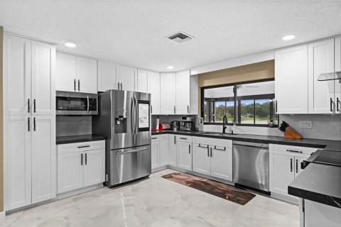 Casa en venta en Eustis, Florida, 4 dormitorios, 442.49 m2 № 1839948 - foto 16