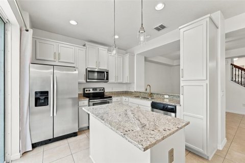 Touwnhouse à vendre à Orlando, Floride: 3 chambres, 156.26 m2 № 2419920 - photo 8