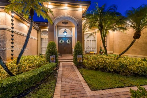 Casa en venta en Miramar, Florida, 5 dormitorios, 349.87 m2 № 2275999 - foto 2