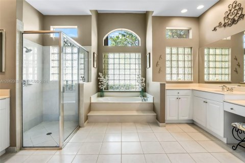 Casa en venta en Miramar, Florida, 5 dormitorios, 349.87 m2 № 2275999 - foto 20