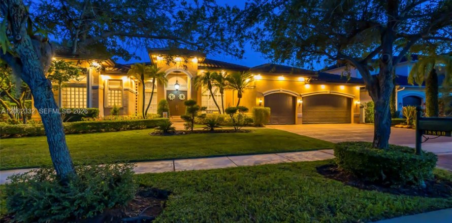 Casa en Miramar, Florida 5 dormitorios, 349.87 m2 № 2275999