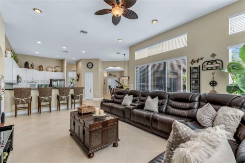 Casa en venta en Miramar, Florida, 5 dormitorios, 349.87 m2 № 2275999 - foto 16