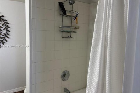 Condominio en venta en Pembroke Pines, Florida, 2 dormitorios, 104.98 m2 № 1952187 - foto 9
