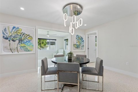 Villa ou maison à vendre à Saint Pete Beach, Floride: 2 chambres, 123.28 m2 № 1881380 - photo 4