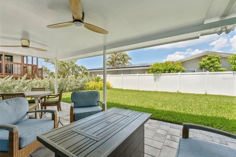 Villa ou maison à vendre à Saint Pete Beach, Floride: 2 chambres, 123.28 m2 № 1881380 - photo 18