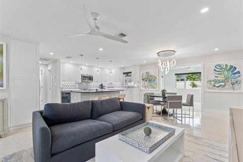 Casa en venta en Saint Pete Beach, Florida, 2 dormitorios, 123.28 m2 № 1881380 - foto 29